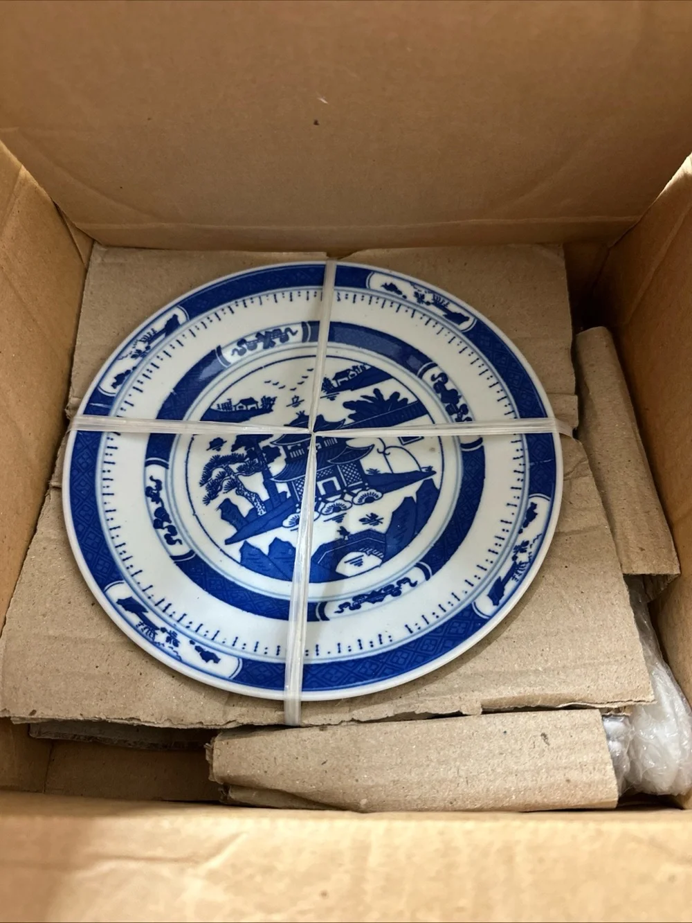 16-Piece Blue and White Dinnerware Set